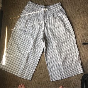 GAP Wide Leg Cropped Linen Pants